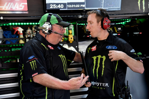 Monster Energy NASCAR Cup Series
Alabama 500
Talladega Superspeedway
Talladega, AL USA
Friday 13 October 2017
Kurt Busch, Stewart-Haas Racing, Monster Energy/Haas Automation Ford Fusion Tony Gibson
World Copyright: Rusty Jarrett
LAT Images Monster Energy NASCAR Cup Series
Alabama 500
Talladega Superspeedway
Talladega, AL USA
Friday 13 October 2017
Kurt Busch, Stewart-Haas Racing, Monster Energy/Haas Automation Ford Fusion Tony Gibson
World Copyright: Rusty Jarrett
LAT Images