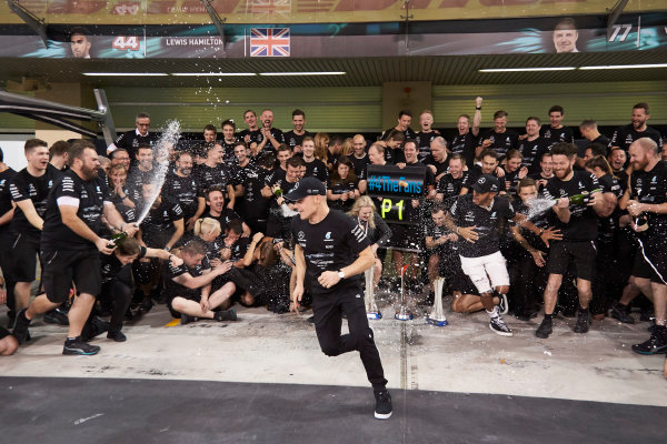 Yas Marina Circuit, Abu Dhabi, United Arab Emirates.
Sunday 26 November 2017.
Toto Wolff, Executive Director (Business), Mercedes AMG, Valtteri Bottas, Mercedes AMG, 1st Position, his wife Emelia, Lewis Hamilton, Mercedes AMG, 2nd Position, and the Mercedes team celebrate a great race result and another highly successful season.
World Copyright: Steve Etherington/LAT Images
ref: Digital Image SNE13494 Yas Marina Circuit, Abu Dhabi, United Arab Emirates.
Sunday 26 November 2017.
Toto Wolff, Executive Director (Business), Mercedes AMG, Valtteri Bottas, Mercedes AMG, 1st Position, his wife Emelia, Lewis Hamilton, Mercedes AMG, 2nd Position, and the Mercedes team celebrate a great race result and another highly successful season.
World Copyright: Steve Etherington/LAT Images
ref: Digital Image SNE13494