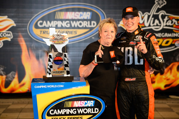 NASCAR Camping World Truck Series
winstaronlinegaming.com 400
Texas Motor Speedway, Ft. Worth, TX USA
Friday 9 June 2017
Christopher Bell, JBL Toyota Tundra, celebrates in Victory Lane.
World Copyright: John K Harrelson
LAT Images
ref: Digital Image 17TEX2jh_02501 NASCAR Camping World Truck Series
winstaronlinegaming.com 400
Texas Motor Speedway, Ft. Worth, TX USA
Friday 9 June 2017
Christopher Bell, JBL Toyota Tundra, celebrates in Victory Lane.
World Copyright: John K Harrelson
LAT Images
ref: Digital Image 17TEX2jh_02501