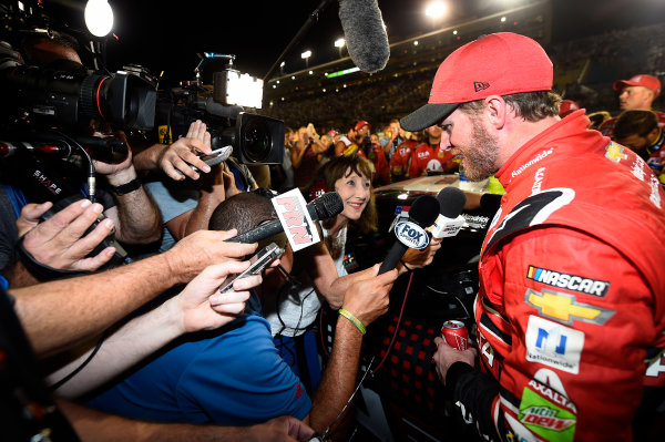 Monster Energy NASCAR Cup Series
Ford EcoBoost 400
Homestead-Miami Speedway, Homestead, FL USA
Sunday 19 November 2017
Dale Earnhardt Jr, Hendrick Motorsports, Axalta Chevrolet SS
World Copyright: John K Harrelson
LAT Images Monster Energy NASCAR Cup Series
Ford EcoBoost 400
Homestead-Miami Speedway, Homestead, FL USA
Sunday 19 November 2017
Dale Earnhardt Jr, Hendrick Motorsports, Axalta Chevrolet SS
World Copyright: John K Harrelson
LAT Images