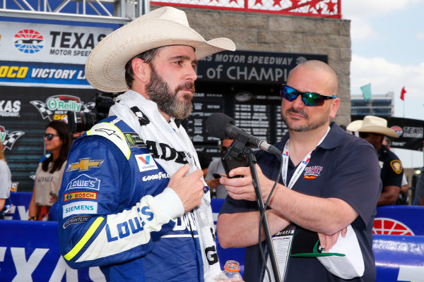 2017 Monster Energy NASCAR Cup Series
O'Reilly Auto Parts 500
Texas Motor Speedway, Fort Worth, TX USA
Sunday 9 April 2017
Jimmie Johnson celebrates in victory lane 
World Copyright: Russell LaBounty/LAT Images
ref: Digital Image 17TEX1rl_5294