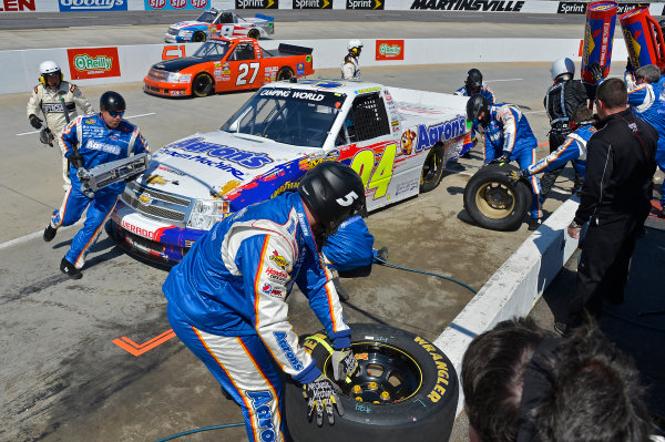 April 5-6, 2013 Martinsville, Virginia USA
Chase Elliott pitstop
© 2013, Brian Czobat
LAT Photo USA
. April 5-6, 2013 Martinsville, Virginia USA
Chase Elliott pitstop
© 2013, Brian Czobat
LAT Photo USA
.