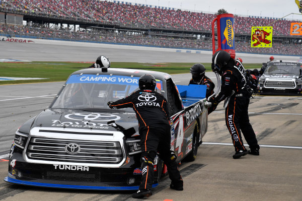 NASCAR Camping World Truck Series
Fred's 250
Talladega Superspeedway
Talladega, AL USA
Saturday 14 October 2017
Christopher Bell, Toyota Toyota Tundra
World Copyright: Rusty Jarrett
LAT Images NASCAR Camping World Truck Series
Fred's 250
Talladega Superspeedway
Talladega, AL USA
Saturday 14 October 2017
Christopher Bell, Toyota Toyota Tundra
World Copyright: Rusty Jarrett
LAT Images