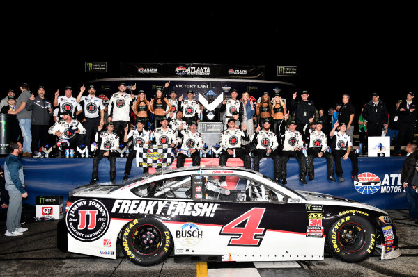 Monster Energy NASCAR Cup Series
Folds of Honor Quik Trip 500
Atlanta Motor Speedway, Hampton, GA USA
Sunday 25 February 2018
Kevin Harvick, Stewart-Haas Racing, Jimmy John's Ford Fusion wins
World Copyright: Rusty Jarrett
NKP / LAT Images Monster Energy NASCAR Cup Series
Folds of Honor Quik Trip 500
Atlanta Motor Speedway, Hampton, GA USA
Sunday 25 February 2018
Kevin Harvick, Stewart-Haas Racing, Jimmy John's Ford Fusion wins
World Copyright: Rusty Jarrett
NKP / LAT Images