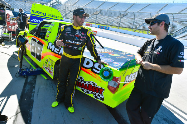 NASCAR Camping World Truck Series
Texas Roadhouse 200
Martinsville Speedway, Martinsville VA USA
Friday 27 October 2017
Matt Crafton, Ideal Door / Menards Toyota Tundra
World Copyright: Nigel Kinrade
LAT Images NASCAR Camping World Truck Series
Texas Roadhouse 200
Martinsville Speedway, Martinsville VA USA
Friday 27 October 2017
Matt Crafton, Ideal Door / Menards Toyota Tundra
World Copyright: Nigel Kinrade
LAT Images