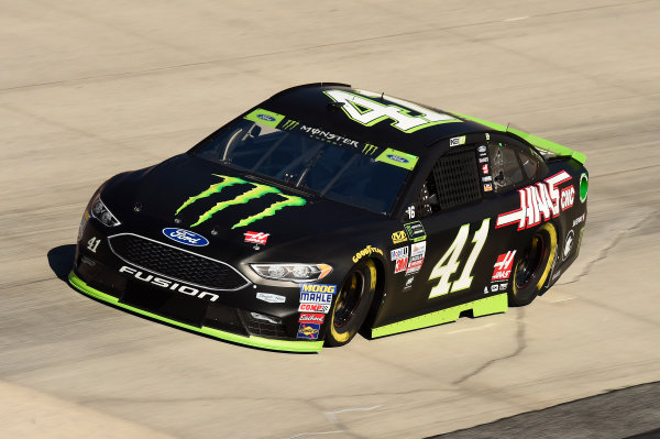 Monster Energy NASCAR Cup Series
Apache Warrior 400
Dover International Speedway, Dover, DE USA
Friday 29 September 2017
Kurt Busch, Stewart-Haas Racing, Monster Energy/Haas Automation Ford Fusion
World Copyright: John K Harrelson
LAT Images Monster Energy NASCAR Cup Series
Apache Warrior 400
Dover International Speedway, Dover, DE USA
Friday 29 September 2017
Kurt Busch, Stewart-Haas Racing, Monster Energy/Haas Automation Ford Fusion
World Copyright: John K Harrelson
LAT Images