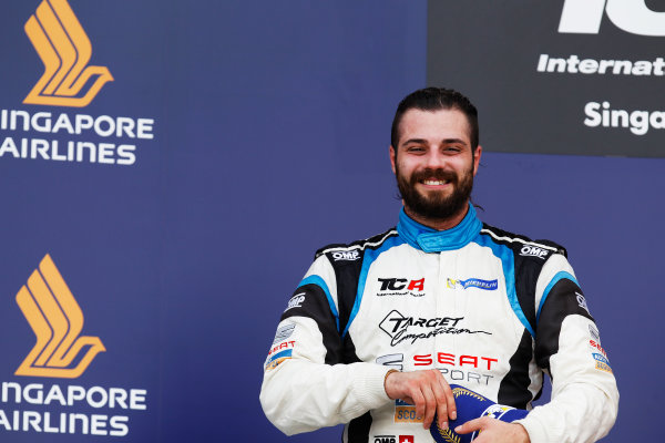 2015 TCR International Series Round 9.
Marina Bay Circuit, Singapore.
Sunday 20 September 2015.
Stefano Comini, No.25 Target Competition, on the podium.
World Copyright: Sam Bloxham/LAT Photographic.
ref: Digital Image _G7C3997 2015 TCR International Series Round 9.
Marina Bay Circuit, Singapore.
Sunday 20 September 2015.
Stefano Comini, No.25 Target Competition, on the podium.
World Copyright: Sam Bloxham/LAT Photographic.
ref: Digital Image _G7C3997