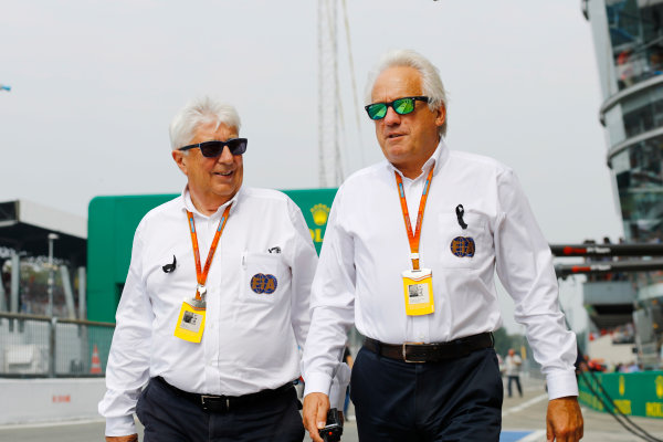 Autodromo Nazionale di Monza, Italy.
Sunday 04 September 2016.
Herbie Blash, Deputy Race Director, FIA, walks with Charlie Whiting, Race Director, FIA, in the pit lane.
World Copyright: Steven Tee/LAT Photographic
ref: Digital Image _R3I6983 Autodromo Nazionale di Monza, Italy.
Sunday 04 September 2016.
Herbie Blash, Deputy Race Director, FIA, walks with Charlie Whiting, Race Director, FIA, in the pit lane.
World Copyright: Steven Tee/LAT Photographic
ref: Digital Image _R3I6983