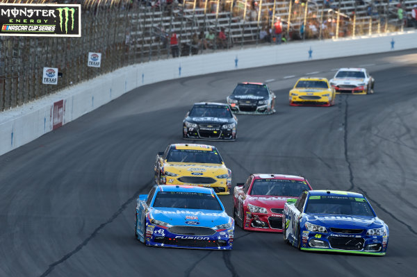 Monster Energy NASCAR Cup Series
AAA Texas 500
Texas Motor Speedway
Fort Worth, TX USA
Sunday 5 November 2017
Jimmie Johnson, Hendrick Motorsports, Lowe's Chevrolet SS, Aric Almirola, Richard Petty Motorsports, Smithfield Ford Fusion, Ryan Newman, Richard Childress Racing, Grainger Chevrolet SS
World Copyright: John K Harrelson
LAT Images Monster Energy NASCAR Cup Series
AAA Texas 500
Texas Motor Speedway
Fort Worth, TX USA
Sunday 5 November 2017
Jimmie Johnson, Hendrick Motorsports, Lowe's Chevrolet SS, Aric Almirola, Richard Petty Motorsports, Smithfield Ford Fusion, Ryan Newman, Richard Childress Racing, Grainger Chevrolet SS
World Copyright: John K Harrelson
LAT Images