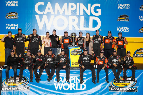 NASCAR Camping World Truck Series
Ford EcoBoost 200
Homestead-Miami Speedway, Homestead, FL USA
Friday 17 November 2017
Champion Christopher Bell, JBL Toyota Tundra with team
World Copyright: Michael L. Levitt
LAT Images NASCAR Camping World Truck Series
Ford EcoBoost 200
Homestead-Miami Speedway, Homestead, FL USA
Friday 17 November 2017
Champion Christopher Bell, JBL Toyota Tundra with team
World Copyright: Michael L. Levitt
LAT Images
