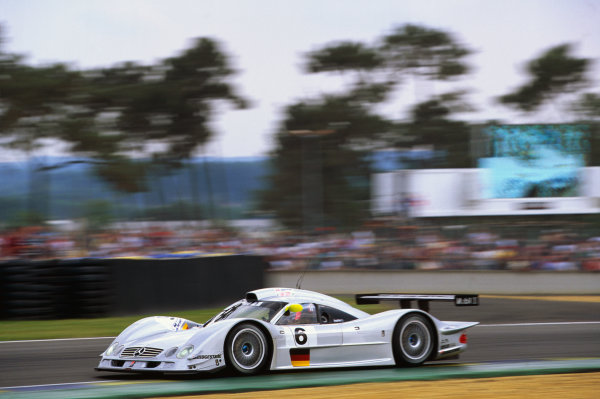 1999 Le Mans 24 Hours.
Le Mans, France. 12th - 13th June 1999.
Pedro Lamy/Bernd Schneider/Franck Lagorce (Mercedes-Benz CLR), retired, action. 
World Copyright: LAT Photographic.
Ref:  99LM52