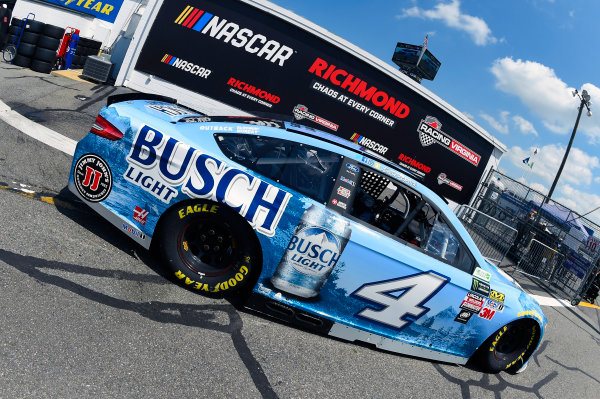 Monster Energy NASCAR Cup Series
Toyota Owners 400
Richmond International Raceway, Richmond, VA USA
Friday 28 April 2017
Kevin Harvick, Stewart-Haas Racing, Busch Light Ford Fusion
World Copyright: Nigel Kinrade
LAT Images
ref: Digital Image 17RIC1nk00523