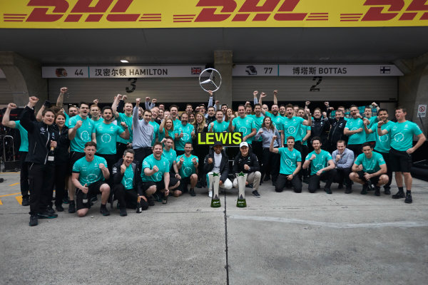 Shanghai International Circuit, Shanghai, China. 
Sunday 9 April 2017.
Lewis Hamilton, Mercedes AMG, 1st Position, Valtteri Bottas, Mercedes AMG, and the Mercedes team celebrate victory.
World Copyright: Steve Etherington/LAT Images
ref: Digital Image SNE19074