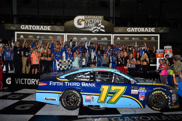 Monster Energy NASCAR Cup Series
Coke Zero 400
Daytona International Speedway, Daytona Beach, FL USA
Saturday 1 July 2017
Ricky Stenhouse Jr, Roush Fenway Racing, Fifth Third Bank Ford Fusion
World Copyright: Rusty Jarrett
LAT Images Monster Energy NASCAR Cup Series
Coke Zero 400
Daytona International Speedway, Daytona Beach, FL USA
Saturday 1 July 2017
Ricky Stenhouse Jr, Roush Fenway Racing, Fifth Third Bank Ford Fusion
World Copyright: Rusty Jarrett
LAT Images