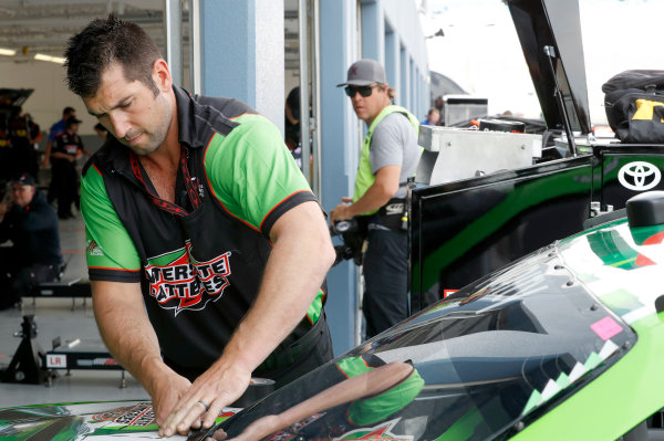 2017 NASCAR Xfinity Series - Boyd Gaming 300
Las Vegas Motor Speedway - Las Vegas, NV USA
Friday 10 March 2017
Daniel Suarez, Interstate Batteries Toyota Camry Crew Member
World Copyright: Matthew T. Thacker/LAT Images
ref: Digital Image 17LAS1mt1191 2017 NASCAR Xfinity Series - Boyd Gaming 300
Las Vegas Motor Speedway - Las Vegas, NV USA
Friday 10 March 2017
Daniel Suarez, Interstate Batteries Toyota Camry Crew Member
World Copyright: Matthew T. Thacker/LAT Images
ref: Digital Image 17LAS1mt1191